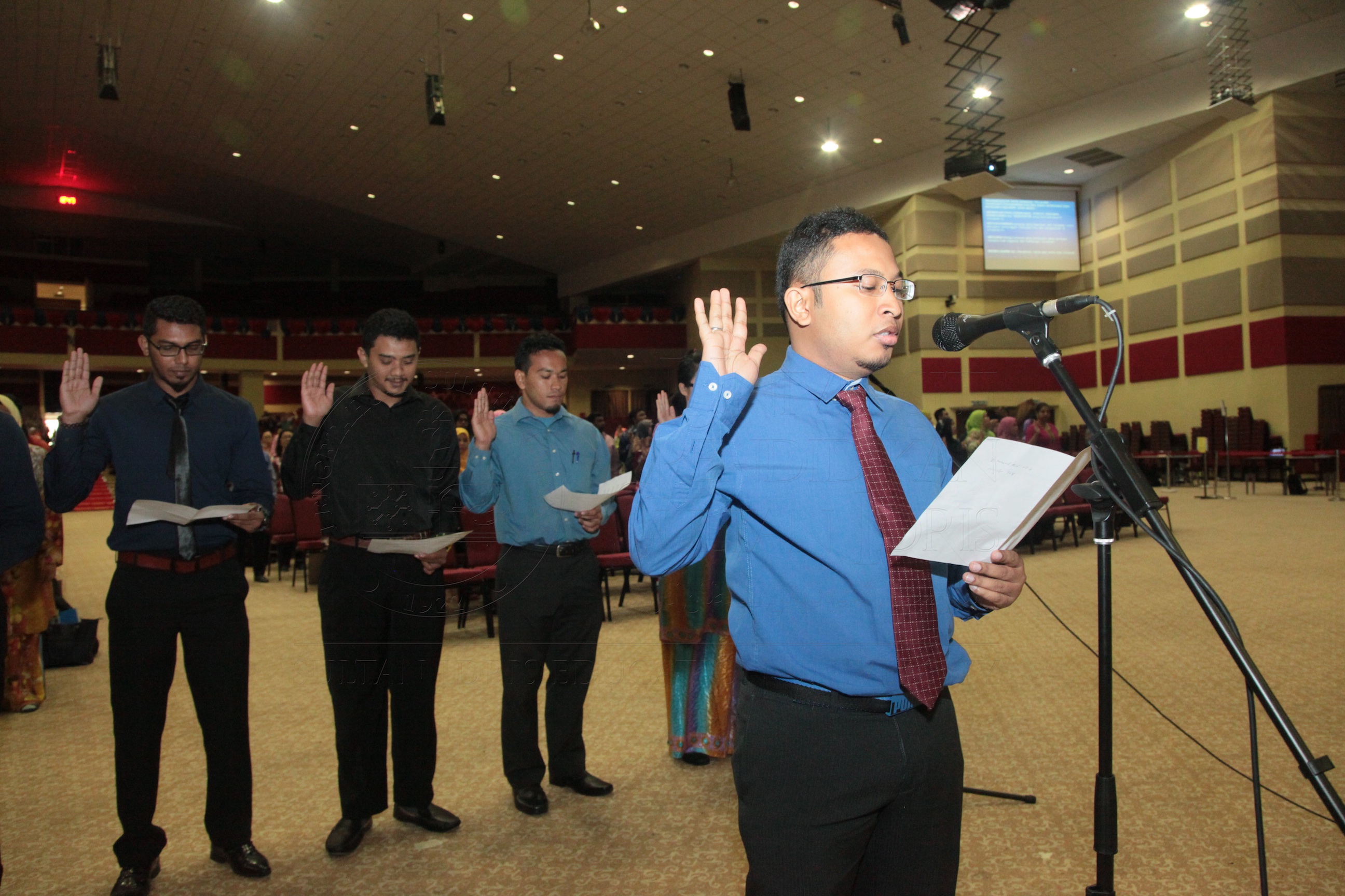 PRO16 16 siswazah IMG 0218